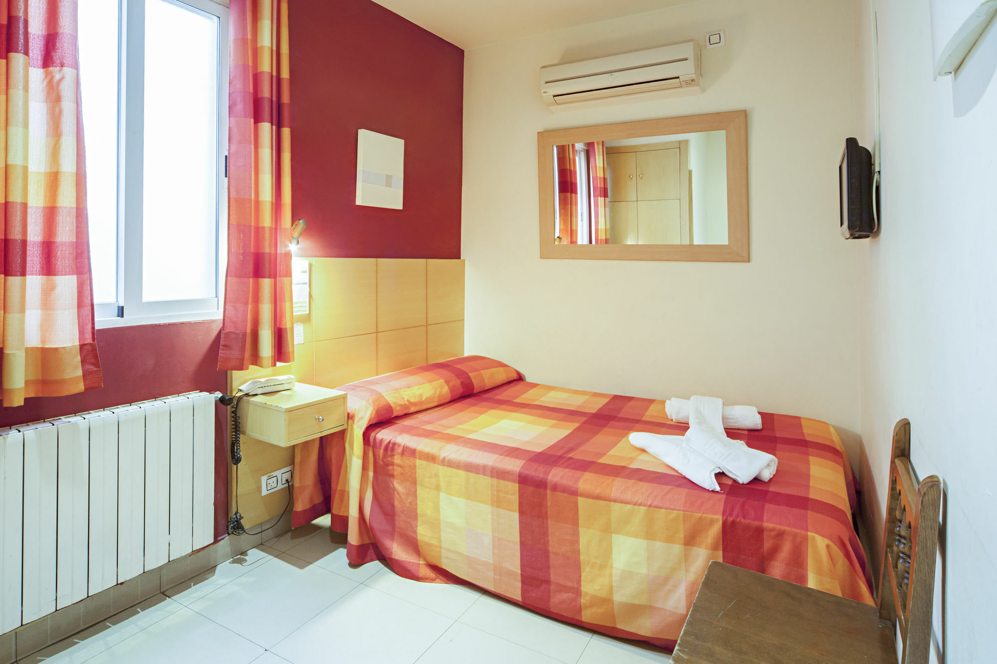โอสตัล อินเตอร์ พลาซา มายอร์ Hotel มาดริด ภายนอก รูปภาพ